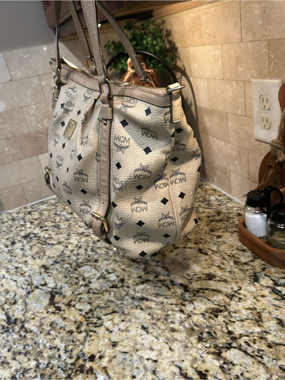 MCM All-Leather Visetos Tote – Beige Monogram - Picture 2 of 8